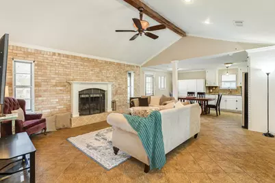 1112 W Mulberry Street, Angleton, TX 77515 - Photo 6