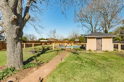 1112 W Mulberry Street, Angleton, TX 77515 - Photo 18