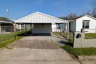 604 Carnegie St, Baytown, TX 77520 - Photo 2