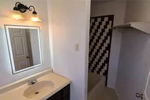 604 Carnegie St, Baytown, TX 77520 - Photo 18