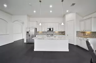 11030 Sarah Bluff Ln, Cypress, TX 77433 - Photo 12