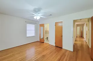 5442 Kinglet St, Houston, TX 77096 - Photo 8