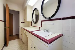 5442 Kinglet St, Houston, TX 77096 - Photo 18