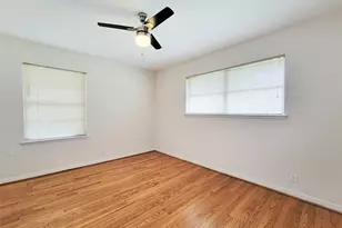 5442 Kinglet St, Houston, TX 77096 - Photo 14