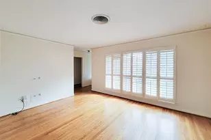 5442 Kinglet St, Houston, TX 77096 - Photo 4