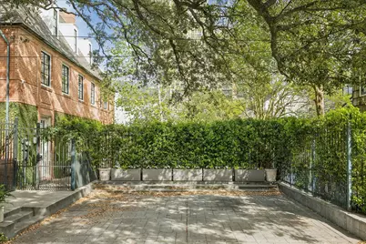 1117 Banks, Houston, TX 77006 - Photo 2