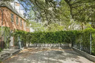 1117 Banks, Houston, TX 77006 - Photo 2