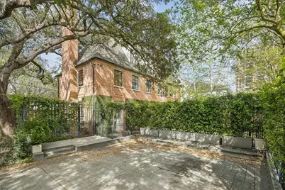 1117 Banks, Houston, TX 77006 - Photo 1