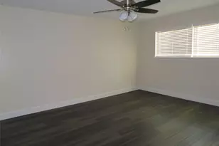 11619 Bowlan Ln, Houston, TX 77035 - Photo 20