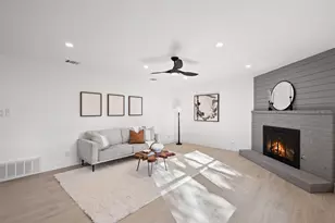 7729 Croftwood Dr, Austin, TX 78749 - Photo 8