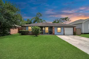 5423 Lillian St, Baytown, TX 77521 - Photo 2