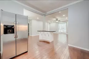 2255 Braeswood Park Dr, Houston, TX 77030 - Photo 4