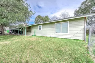 701 Alamo St, El Campo, TX 77437 - Photo 1