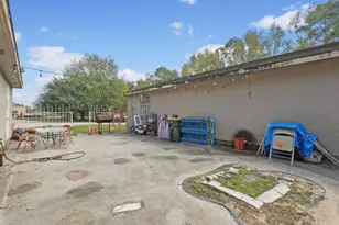 1418 S 7th St, Conroe, TX 77301 - Photo 8