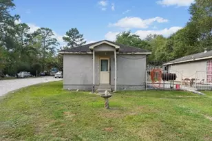 1418 S 7th St, Conroe, TX 77301 - Photo 2