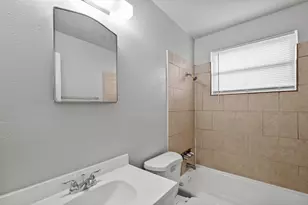 4319 Tiffany Dr, Houston, TX 77045 - Photo 10