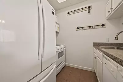 4515 Briar Hollow Place #309, Houston, TX 77027 - Photo 10