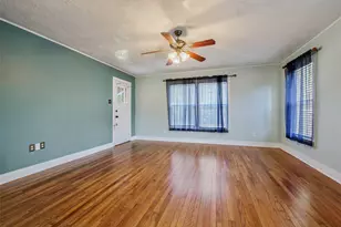 201 N Coulter Dr, Bryan, TX 77803 - Photo 6