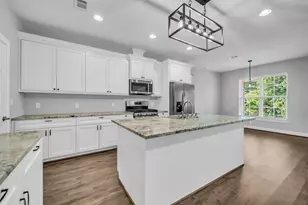 1 Hanover Ln, Panorama Village, TX 77304 - Photo 16