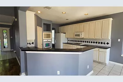 131 Annes Way, Stafford, TX 77477 - Photo 8
