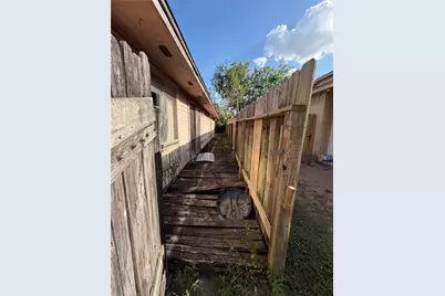 6905 Greenyard Drive, Houston, TX 77086 - Photo 32