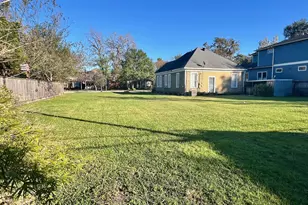 921 Arlington St, Houston, TX 77008 - Photo 8