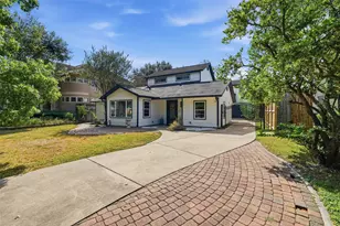 4521 Maple St, Bellaire, TX 77401 - Photo 2