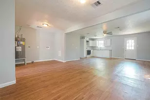 4810 Carmen St, Houston, TX 77033 - Photo 6