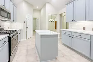 11922 Hueco Tanks Dr, Sugar Land, TX 77498 - Photo 6