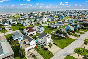 13663 Mutiny Ln, Galveston, TX 77554 - Photo 36