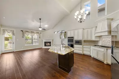 9022 Centennial Drive, Conroe, TX 77384 - Photo 6