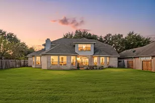 14910 Lake Woodbridge Ct, Sugar Land, TX 77498 - Photo 2