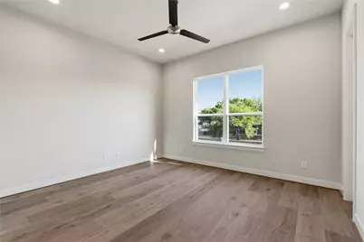 3903 Willowbend Point Drive, Houston, TX 77025 - Photo 12