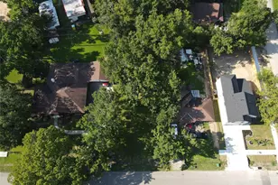 172 Caddo Rd, Houston, TX 77078 - Photo 1