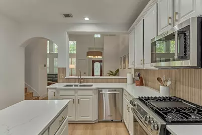 27 Medley Lane, The Woodlands, TX 77382 - Photo 6