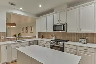 27 Medley Ln, The Woodlands, TX 77382 - Photo 8