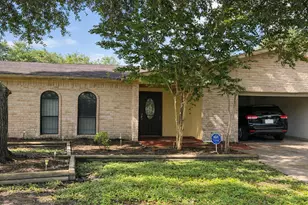 6111 Irish Hill Dr, Houston, TX 77053 - Photo 1