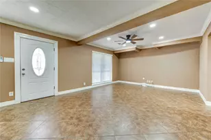 9922 Carmalee St, Houston, TX 77075 - Photo 6