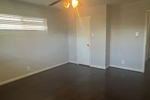 11410 Ashcroft Dr, Houston, TX 77035 - Photo 18