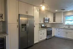 11410 Ashcroft Dr, Houston, TX 77035 - Photo 10