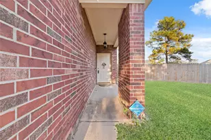 18202 Grove Brook Ln, Cypress, TX 77429 - Photo 4