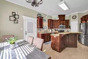 714 Moore St, Richwood, TX 77566 - Photo 8