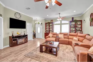714 Moore St, Richwood, TX 77566 - Photo 4