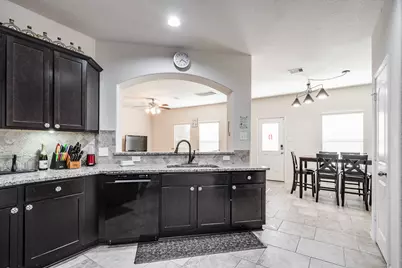 901 Jefferson Avenue, Cleveland, TX 77327 - Photo 1