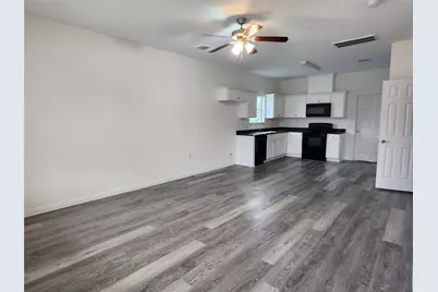 6202 Lacey Oak Drive, Hitchcock, TX 77563 - Photo 2