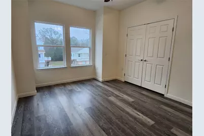 6202 Lacey Oak Drive, Hitchcock, TX 77563 - Photo 8