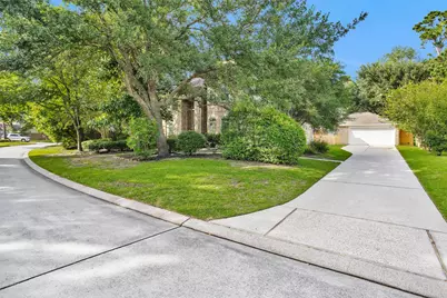 138 S Evangeline Oaks Circle, The Woodlands, TX 77384 - Photo 2
