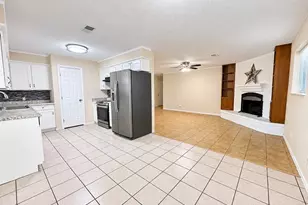 3130 Balzar Dr, Dickinson, TX 77539 - Photo 6