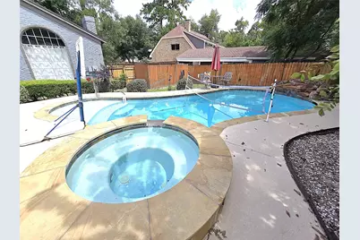 560 Brandon Road, Conroe, TX 77302 - Photo 2