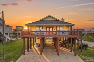 2910 Shady Ln, Crystal Beach, TX 77650 - Photo 2